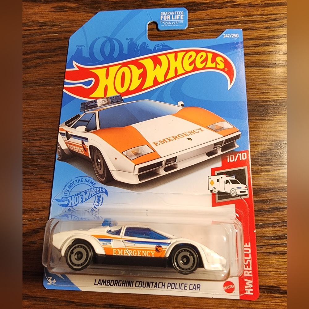 Hot Wheels Treasure Hunt Lamborghini Countach Police Car HW Rescue 10/10 247/250